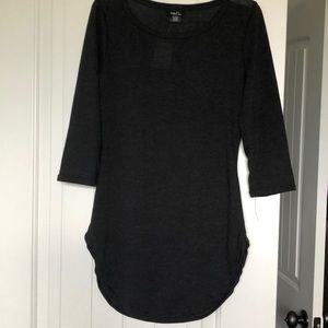 Rue 21 Top Women's Size Medium Gray/Black 3/4 Sleeve Split Hem